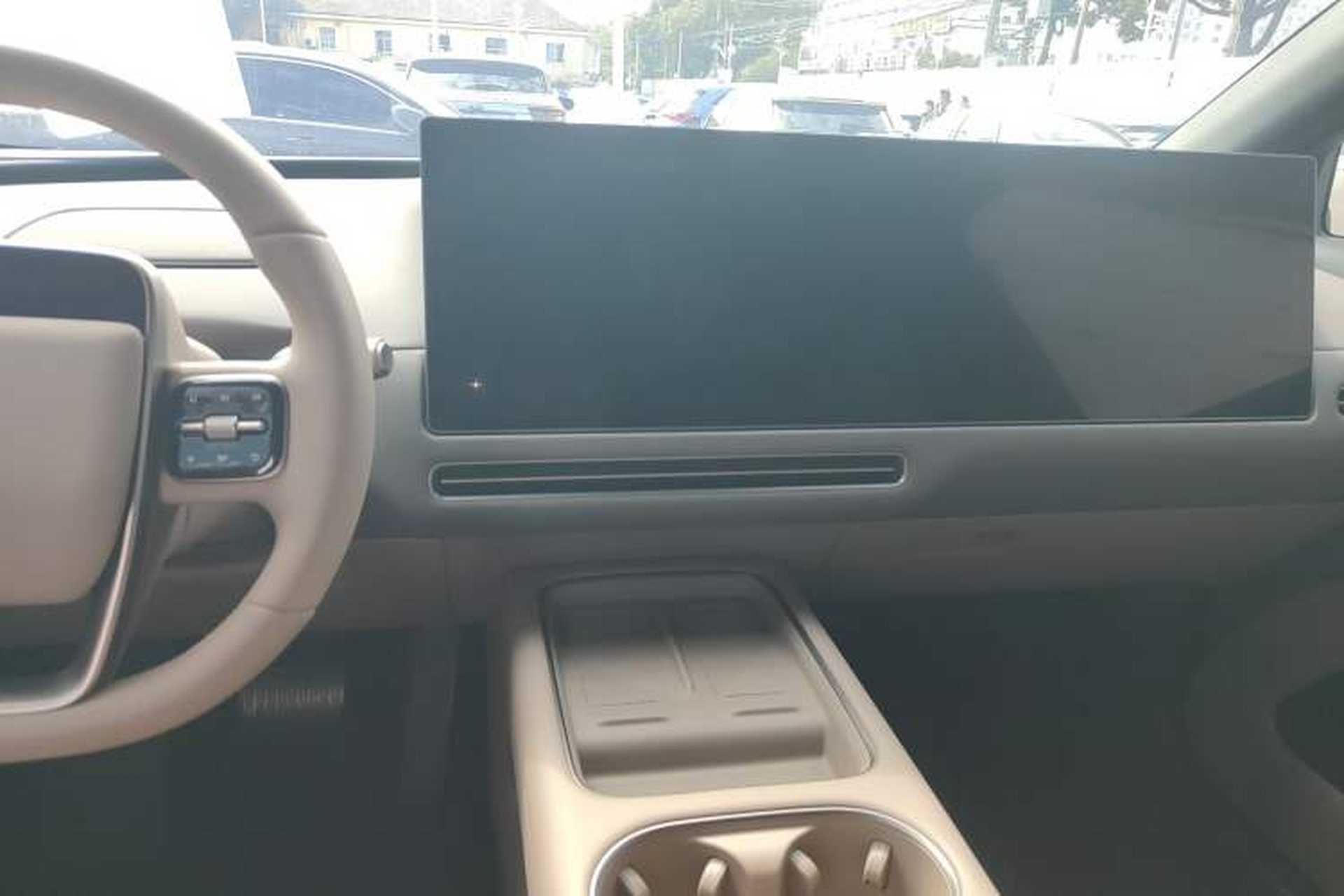 Used Li Auto i6 2025 Model Two-Wheel-Drive Standard Type Audio And AC Panel