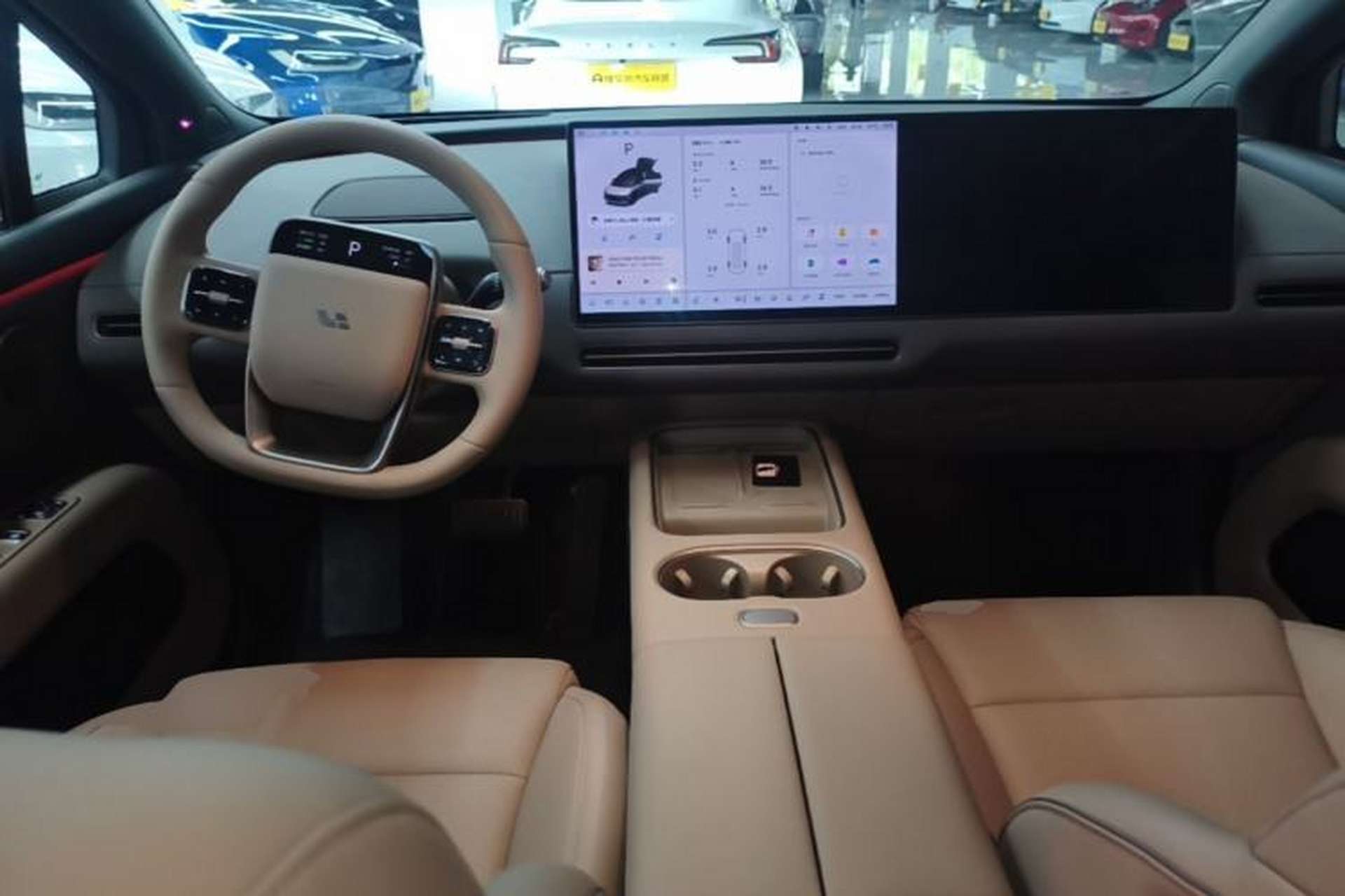 Used Li Auto i6 2025 Model Four-Wheel-Drive Standard Type Center Console