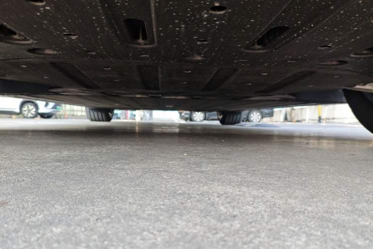 Used Li Auto i6 2025 Model Four-Wheel-Drive Standard Type Chassis Front
