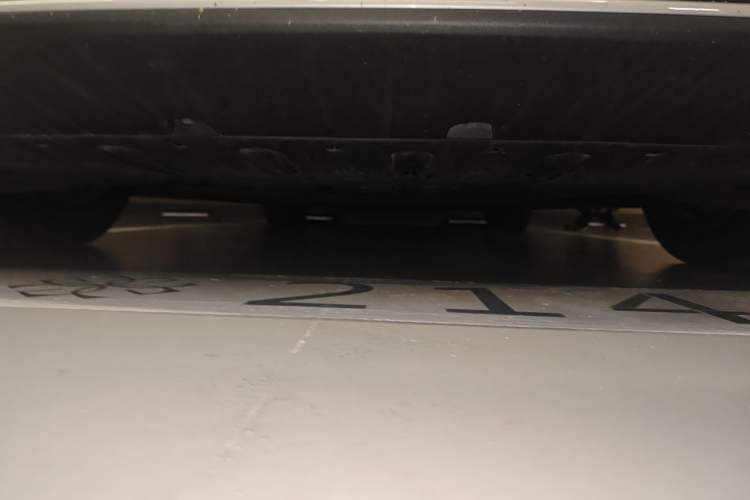 Used Li Auto i6 2025 Model Four-Wheel-Drive Standard Type Chassis Front