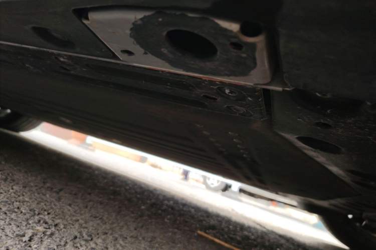 Used Li Auto i6 2025 Model Four-Wheel-Drive Standard Type Chassis Rear Left