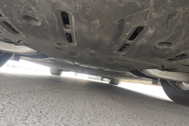 Used Li Auto i6 2025 Model Four-Wheel-Drive Standard Type Chassis Rear