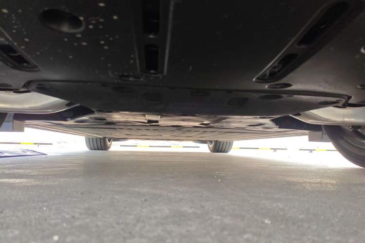 Used Li Auto i6 2025 Model Four-Wheel-Drive Standard Type Chassis Rear