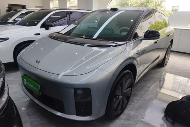 Used Li Auto i6 2025 Model Four-Wheel-Drive Standard Type