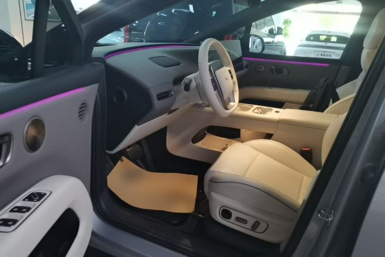 Used Li Auto i6 2025 Model Four-Wheel-Drive Standard Type Driver Seat