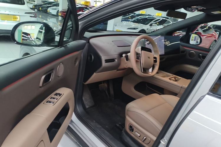 Used Li Auto i6 2025 Model Four-Wheel-Drive Standard Type Driver Seat