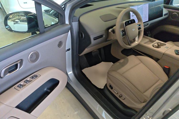 Used Li Auto i6 2025 Model Two-Wheel-Drive Standard Type Driver Seat