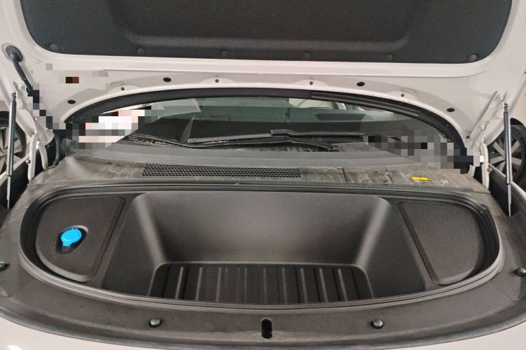Used Li Auto i6 2025 Model Two-Wheel-Drive Standard Type Engine Bay