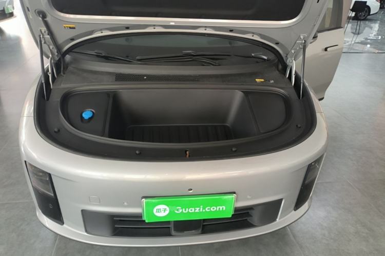 Used Li Auto i6 2025 Model Two-Wheel-Drive Standard Type Engine Bay