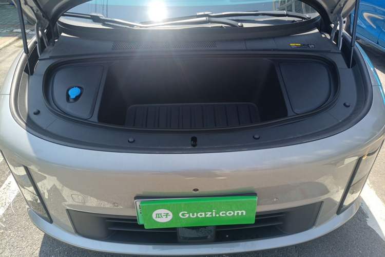 Used Li Auto i6 2025 Model Two-Wheel-Drive Standard Type Engine Bay