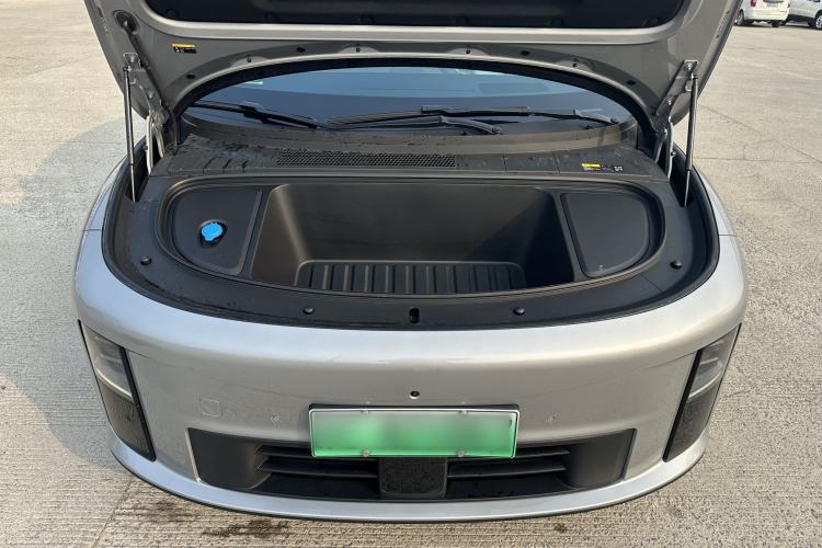 Used Li Auto i6 2025 Model Two-Wheel-Drive Standard Type Engine Bay
