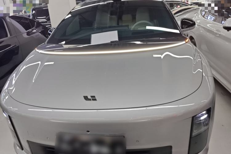 Used Li Auto i6 2025 Model Two-Wheel-Drive Standard Type Exterior 1