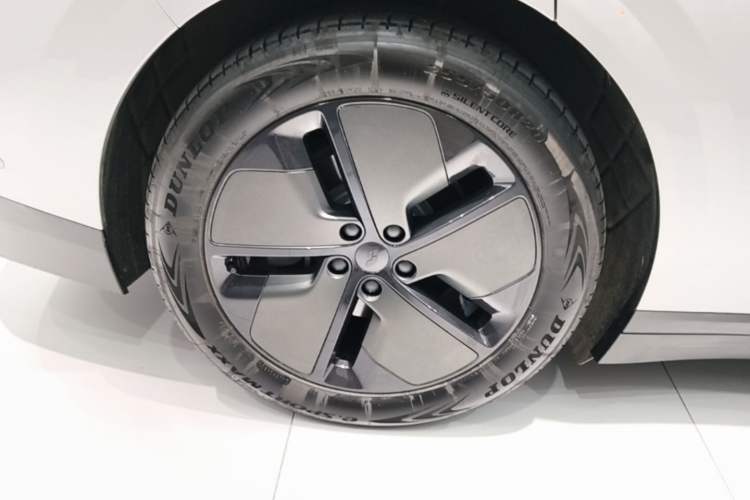 Used Li Auto i6 2025 Model Two-Wheel-Drive Standard Type Exterior 5