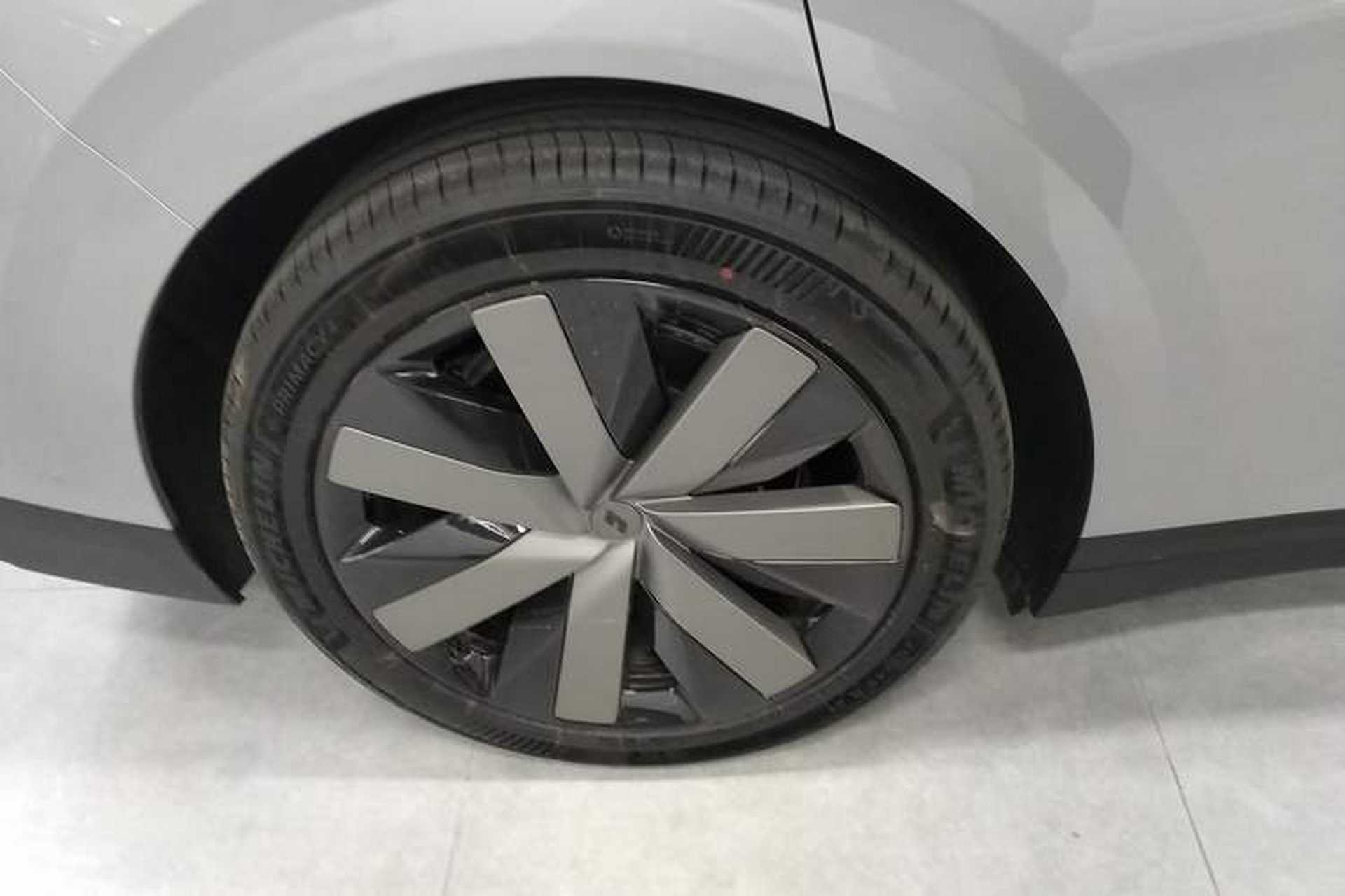 Used Li Auto i6 2025 Model Four-Wheel-Drive Standard Type Exterior 8