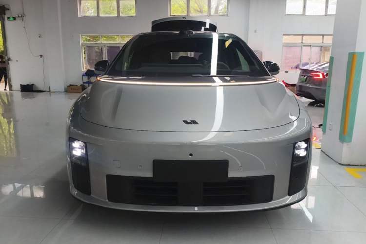 Used Li Auto i6 2025 Model Four-Wheel-Drive Standard Type Front