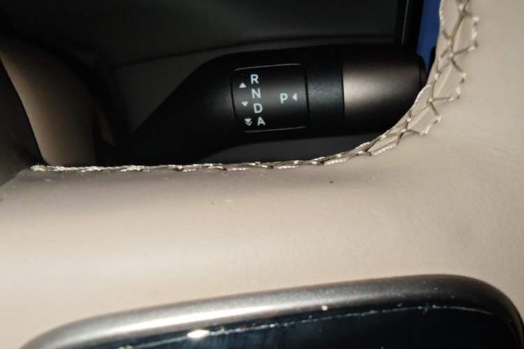 Used Li Auto i6 2025 Model Two-Wheel-Drive Standard Type Gear Lever