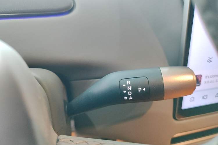 Used Li Auto i6 2025 Model Four-Wheel-Drive Standard Type Gear Lever