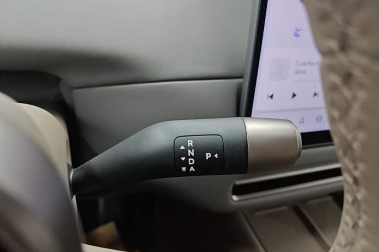 Used Li Auto i6 2025 Model Two-Wheel-Drive Standard Type Gear Lever