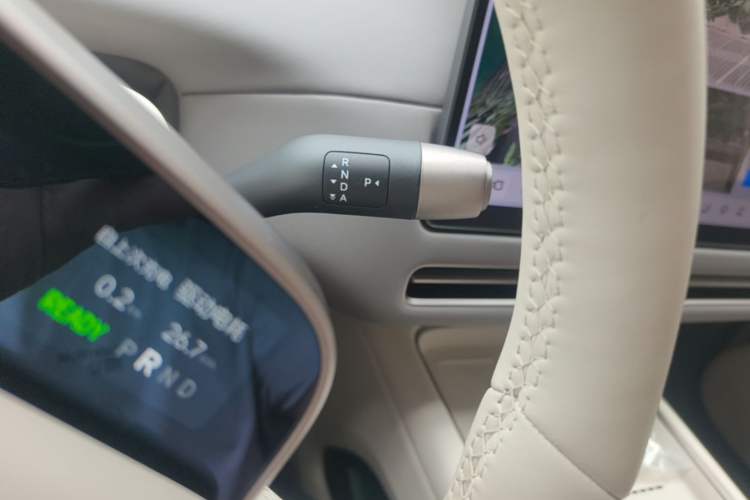 Used Li Auto i6 2025 Model Four-Wheel-Drive Standard Type Gear Lever