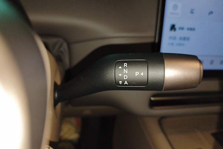 Used Li Auto i6 2025 Model Four-Wheel-Drive Standard Type Gear Lever