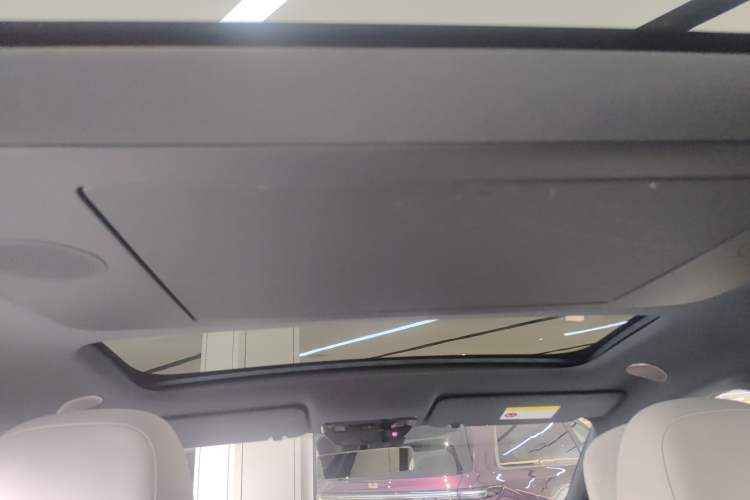 Used Li Auto i6 2025 Model Four-Wheel-Drive Standard Type Headliner