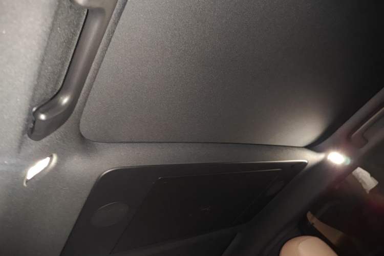 Used Li Auto i6 2025 Model Four-Wheel-Drive Standard Type Headliner