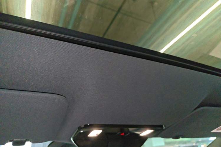 Used Li Auto i6 2025 Model Two-Wheel-Drive Standard Type Headliner