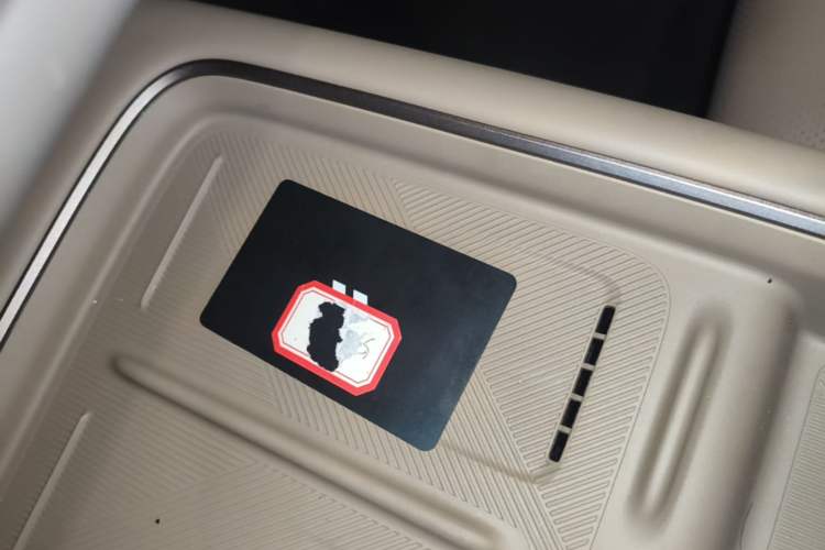 Used Li Auto i6 2025 Model Four-Wheel-Drive Standard Type Interior 1