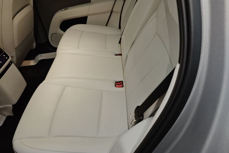 Used Li Auto i6 2025 Model Two-Wheel-Drive Standard Type Interior 4