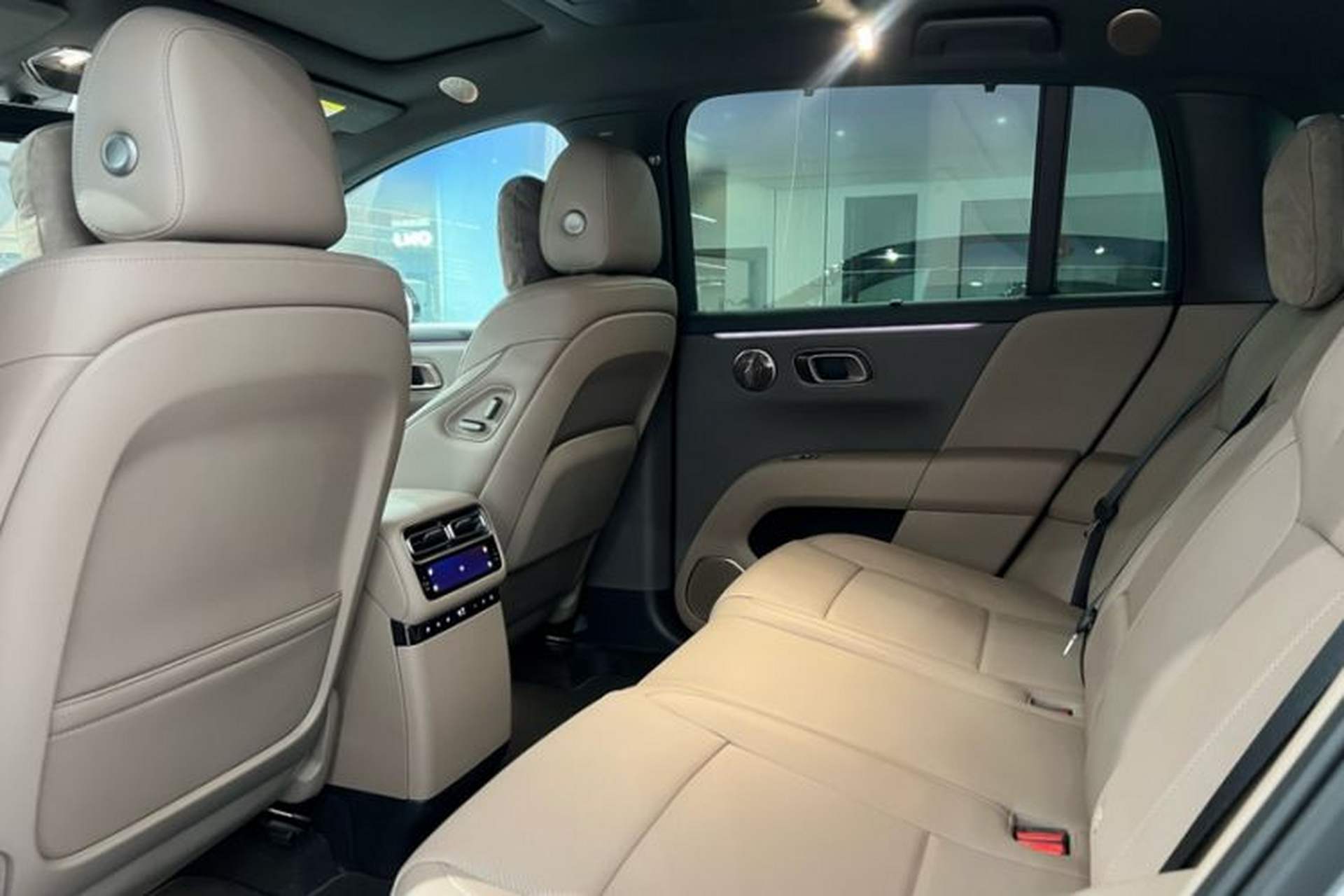 Used Li Auto i6 2025 Model Four-Wheel-Drive Standard Type Interior 7