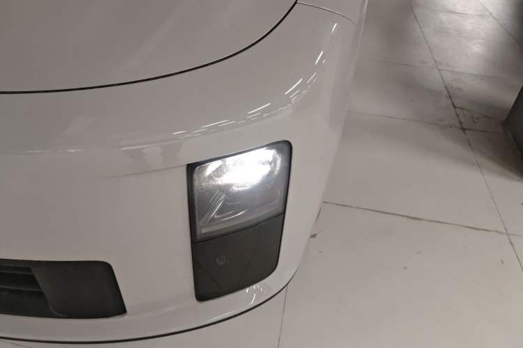 Used Li Auto i6 2025 Model Two-Wheel-Drive Standard Type Left Front Headlight