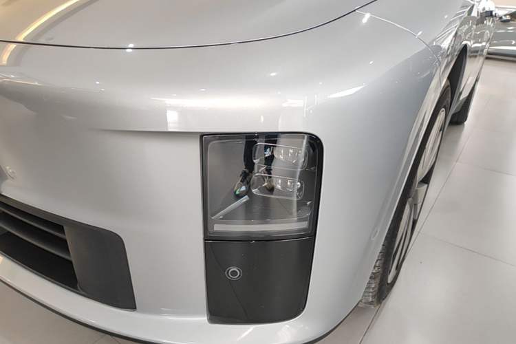 Used Li Auto i6 2025 Model Four-Wheel-Drive Standard Type Left Front Headlight