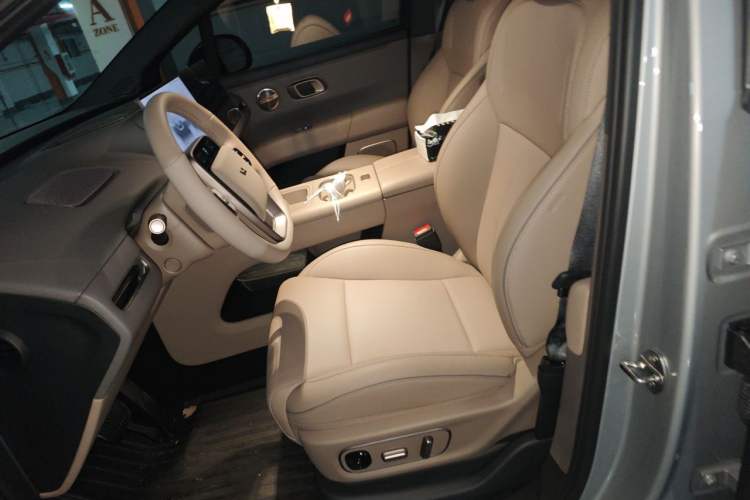 Used Li Auto i6 2025 Model Two-Wheel-Drive Standard Type Left Front Seat