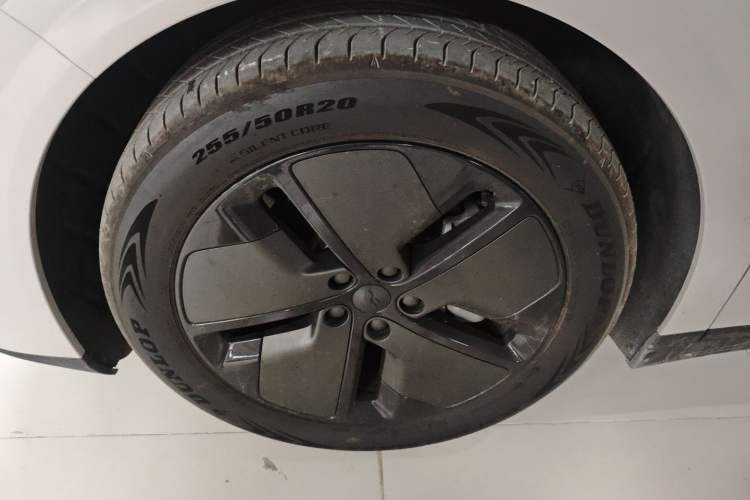 Used Li Auto i6 2025 Model Two-Wheel-Drive Standard Type Left Front Wheel Hub