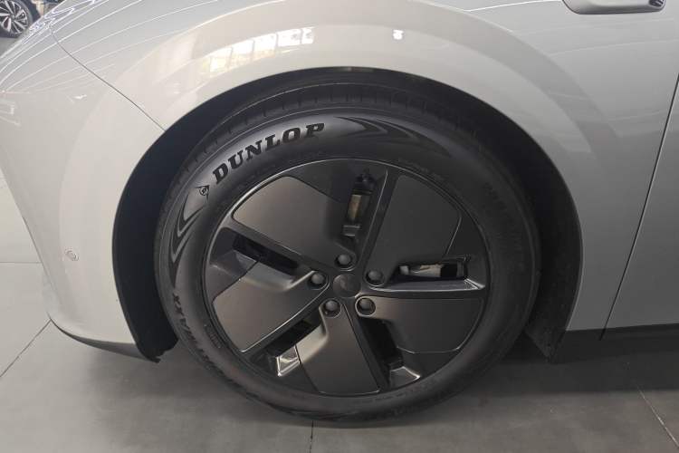 Used Li Auto i6 2025 Model Two-Wheel-Drive Standard Type Left Front Wheel Hub