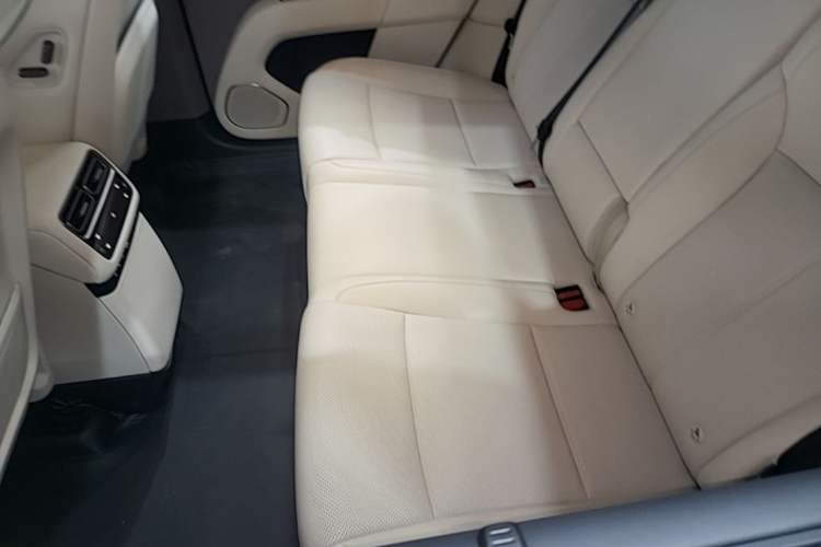 Used Li Auto i6 2025 Model Two-Wheel-Drive Standard Type Left Rear Seat