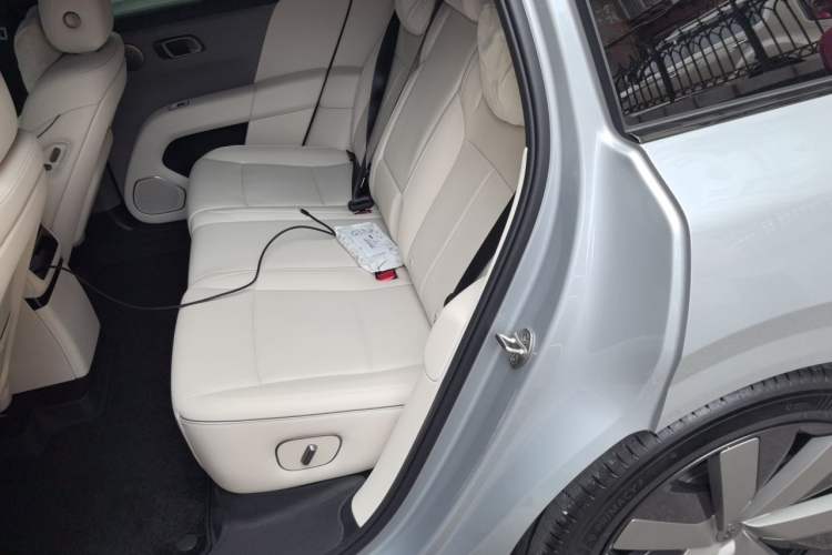 Used Li Auto i6 2025 Model Four-Wheel-Drive Standard Type Left Rear Seat