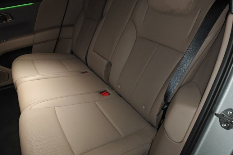 Used Li Auto i6 2025 Model Four-Wheel-Drive Standard Type Left Rear Seat