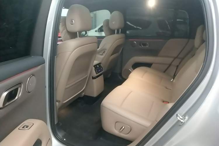 Used Li Auto i6 2025 Model Four-Wheel-Drive Standard Type Left Rear Seat