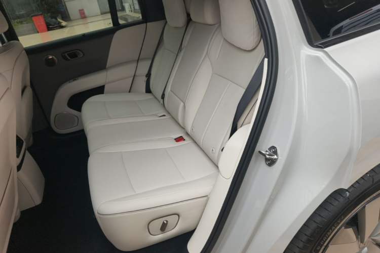 Used Li Auto i6 2025 Model Four-Wheel-Drive Standard Type Left Rear Seat