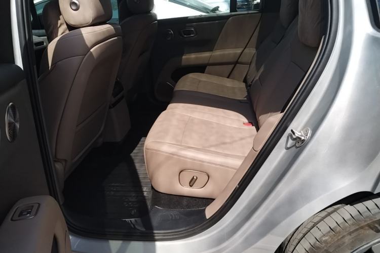Used Li Auto i6 2025 Model Four-Wheel-Drive Standard Type Left Rear Seat
