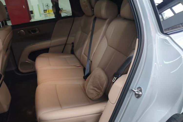 Used Li Auto i6 2025 Model Four-Wheel-Drive Standard Type Left Rear Seat