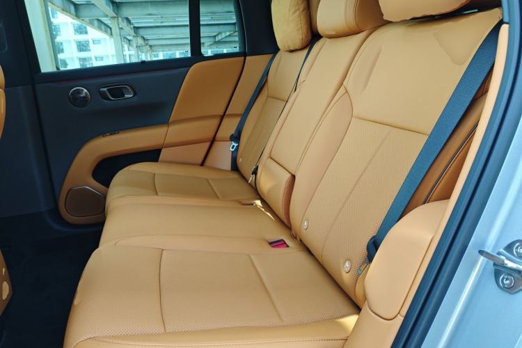 Used Li Auto i6 2025 Model Four-Wheel-Drive Standard Type Left Rear Seat