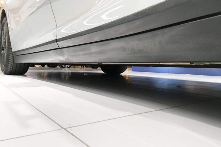 Used Li Auto i6 2025 Model Two-Wheel-Drive Standard Type Left Side Sill