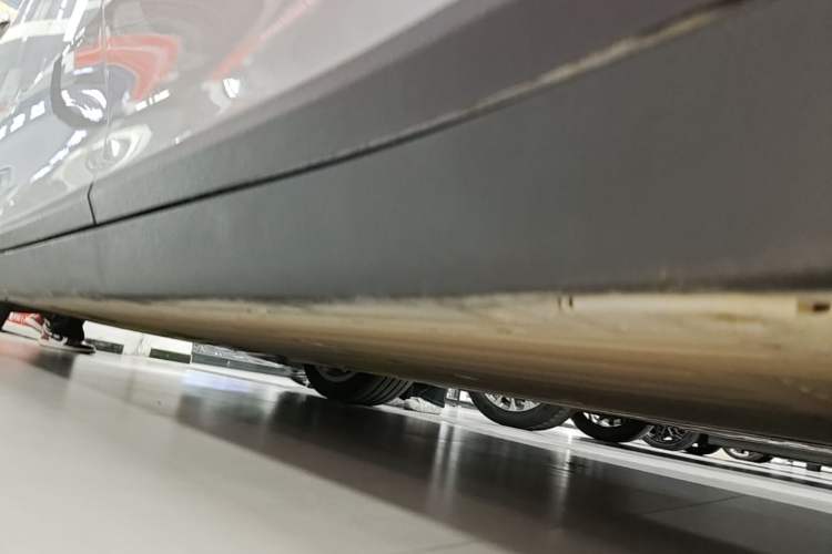 Used Li Auto i6 2025 Model Two-Wheel-Drive Standard Type Left Side Sill