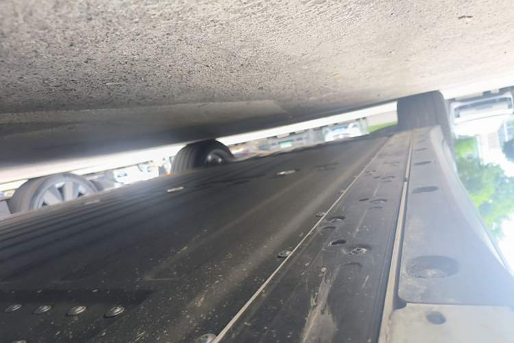 Used Li Auto i6 2025 Model Two-Wheel-Drive Standard Type Left Side Sill