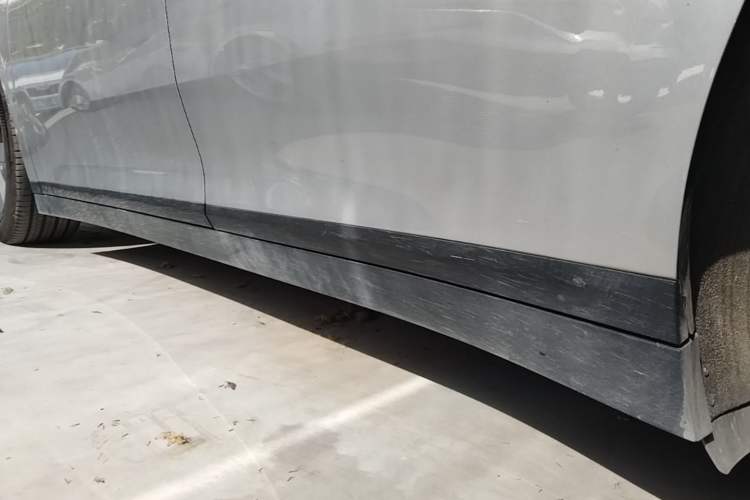 Used Li Auto i6 2025 Model Four-Wheel-Drive Standard Type Left Side Sill