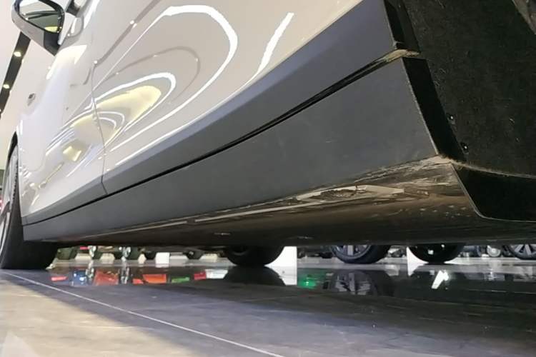 Used Li Auto i6 2025 Model Two-Wheel-Drive Standard Type Left Side Sill
