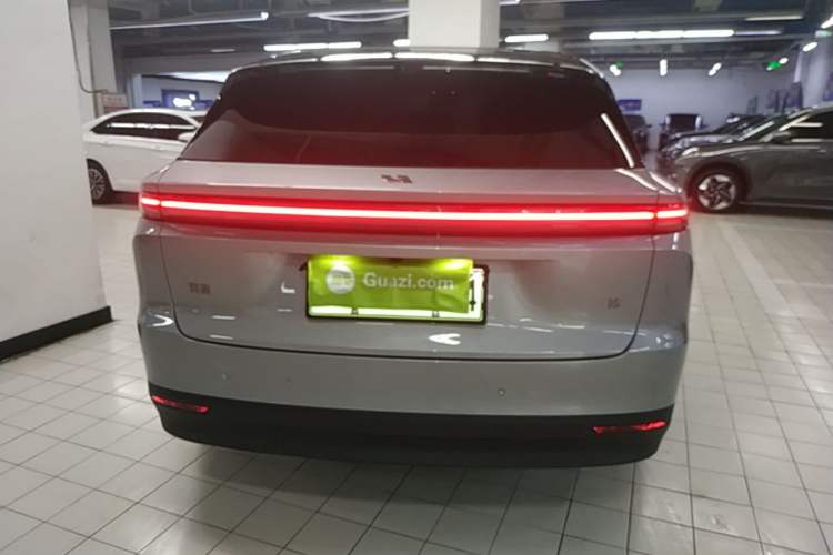 Used Li Auto i6 2025 Model Four-Wheel-Drive Standard Type Rear
