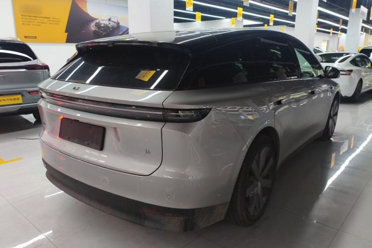 Used Li Auto i6 2025 Model Four-Wheel-Drive Standard Type Rear Right 45 Deg